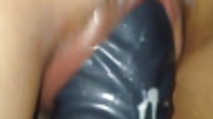 Oral kochający lesbo babe dostaje twarz siedzi przez blond cutie sexfilmy