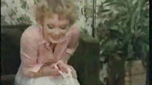 Ładna nastolatka Madison Chandler zerżnięta z chłopakiem i mamuśką śmieszne filmiki erotyczne