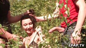 Skwierczący anal z gorącą czeską mamuśką Simone Style kończy się amatorskie filmy erotyczne spermą w ustach