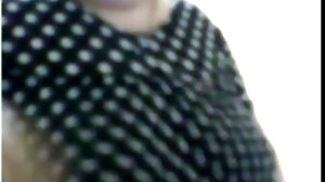 Ember Snow darmowe filmy eroyyczne dostaje lekcję seksualną od gorącej mamuśki