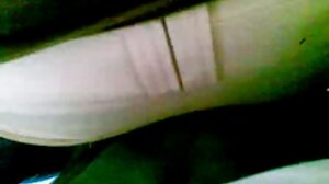 Seksowna brunetka darmowe filmy erotycznee nastolatka błaga o głębokie wiercenie i gorące wytrysk na twarz