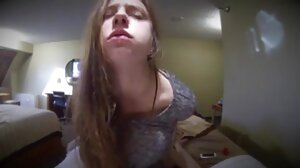 Dwie blond mamuśki kołyszą erotycznefilmy pasierbów Rachel Cavallis na świecie