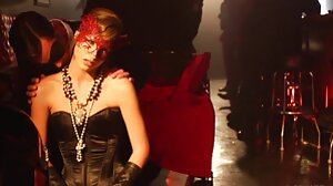 Czerwona głowa Alice seksownie nakręcony w POV z dźwiękiem przestrzennym taniec erotyczny filmy 3D