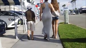 Ładna babcia, małe bezpłatne filmy erotyczne cycki, owłosiona cipka na kamerce internetowej w łazience