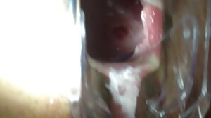 Nastolatka erotyka dla kobiet w staniku i majtkach