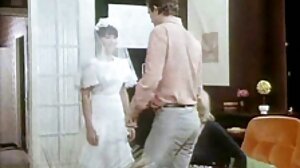 Rina Koizumi Urocza azjatycka strony z filmami erotycznymi modelka jest liżona jej owłosioną cipką