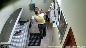 Paskudny gangbang z darmowe filmy erotyczne casting napaloną Japonką Sakurą Hirota