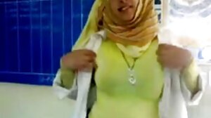 Niegrzeczna Liza Rowe ssie kutasa w kuchni, filmy pornograficzne cda gdy tata jest w pobliżu