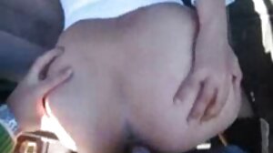 Blond pokojówka zostaje wyruchana w seks i erotyka grupie przez złodziei